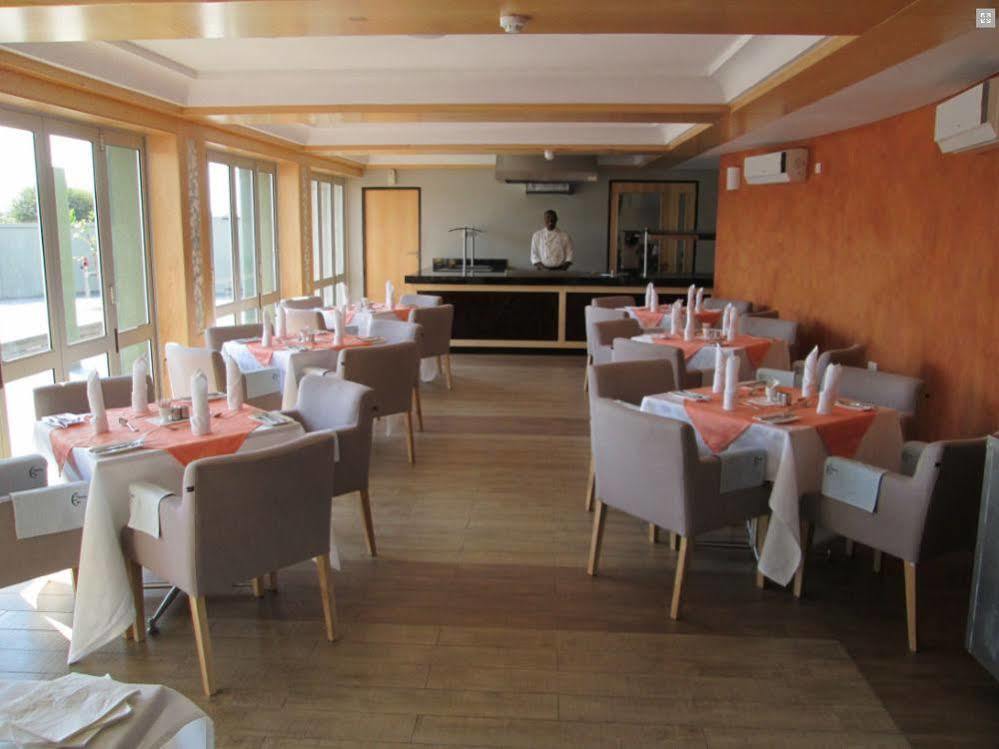 Aquarian Tide Hotel Gaborone Bagian luar foto