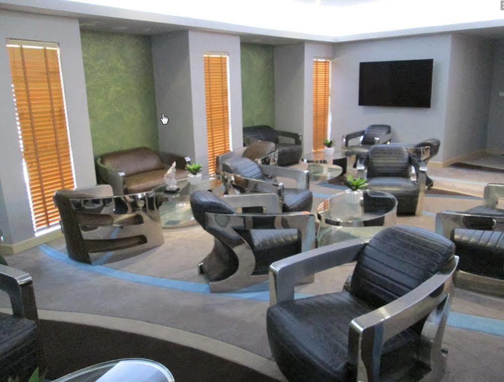 Aquarian Tide Hotel Gaborone Bagian luar foto